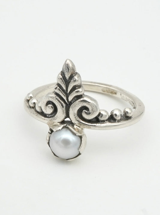 Crown Pearl Ring